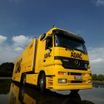 ADAC Event-Truck seitliche Wasserspiegelung ADAC Event-Truck seitliche Wasserspiegelung
